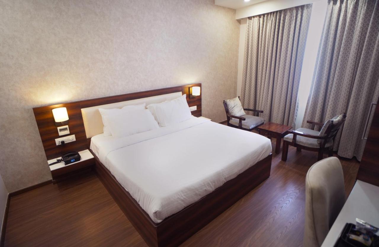 Sai Maa Hotel & Residency Puttaparthi Exterior foto