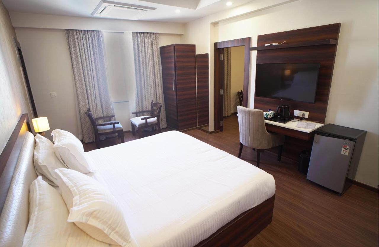 Sai Maa Hotel & Residency Puttaparthi Exterior foto