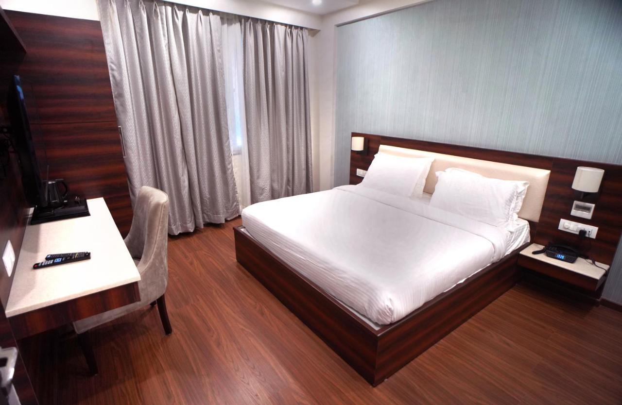 Sai Maa Hotel & Residency Puttaparthi Exterior foto